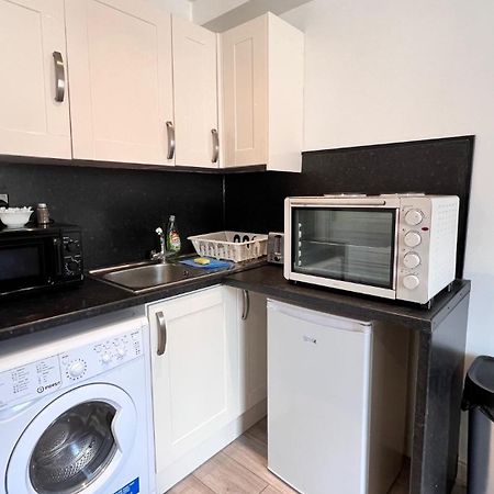 Lovely Studio Apartments On Finchley Road London Exteriör bild