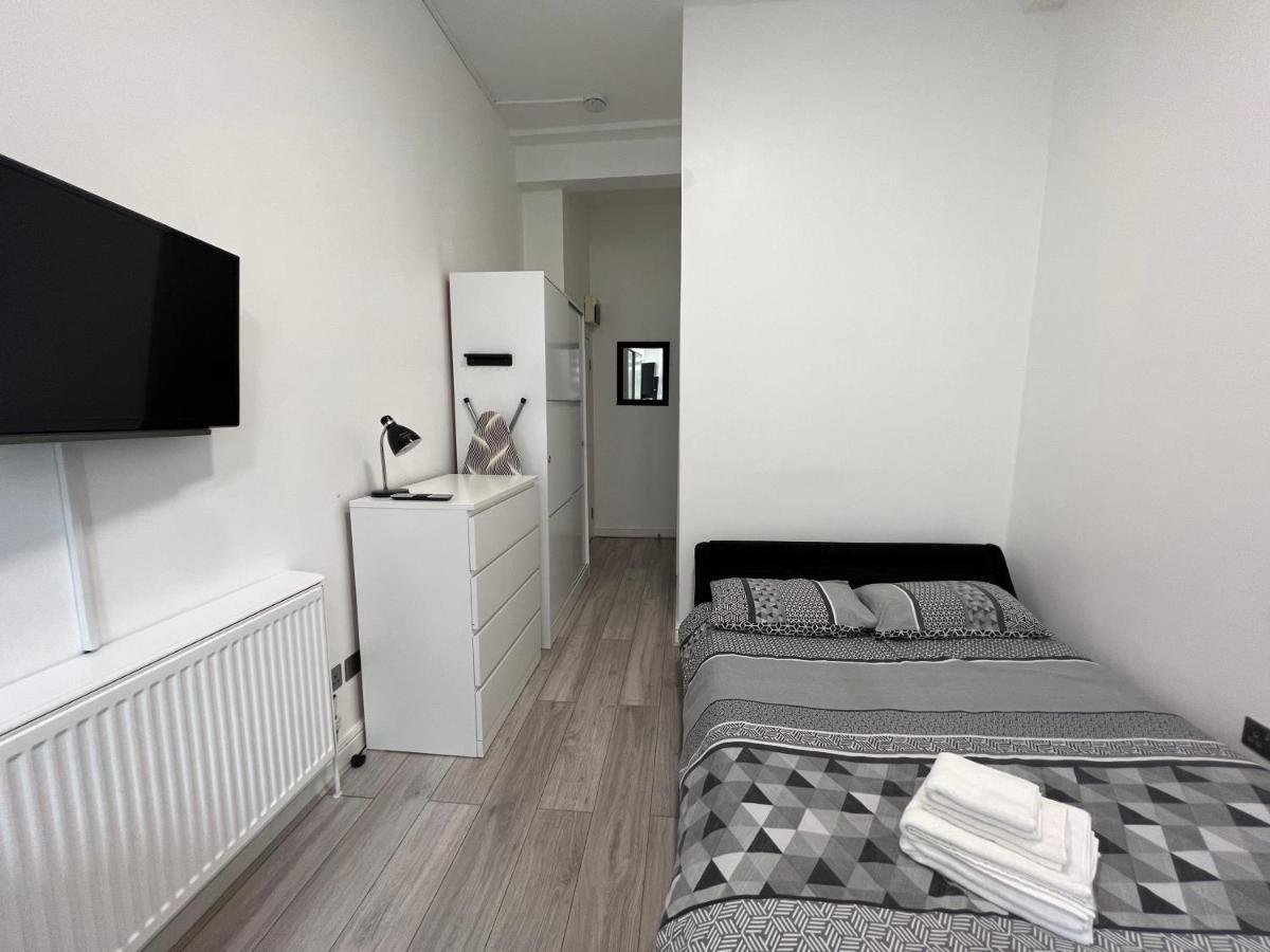 Lovely Studio Apartments On Finchley Road London Exteriör bild