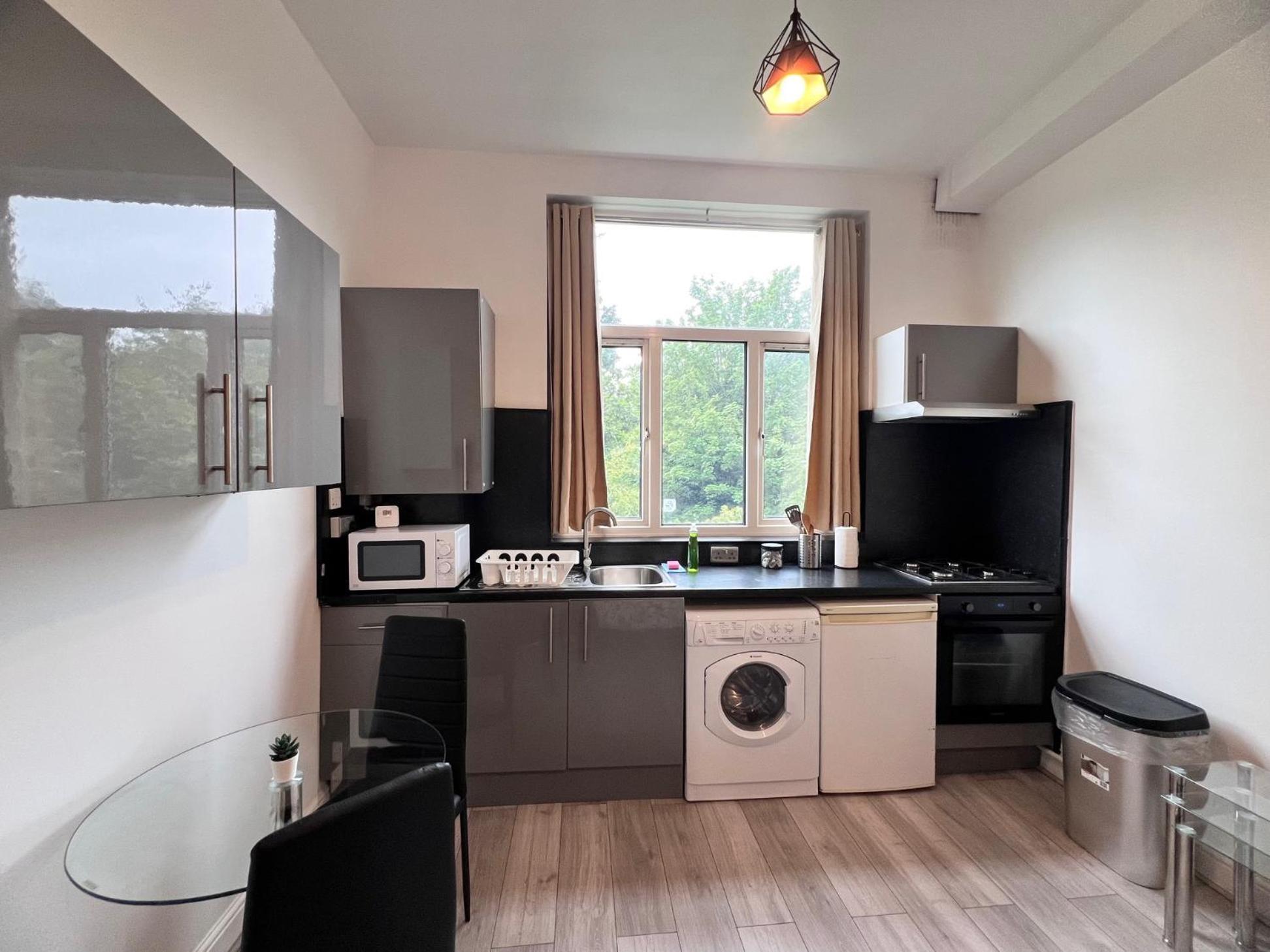 Lovely Studio Apartments On Finchley Road London Exteriör bild