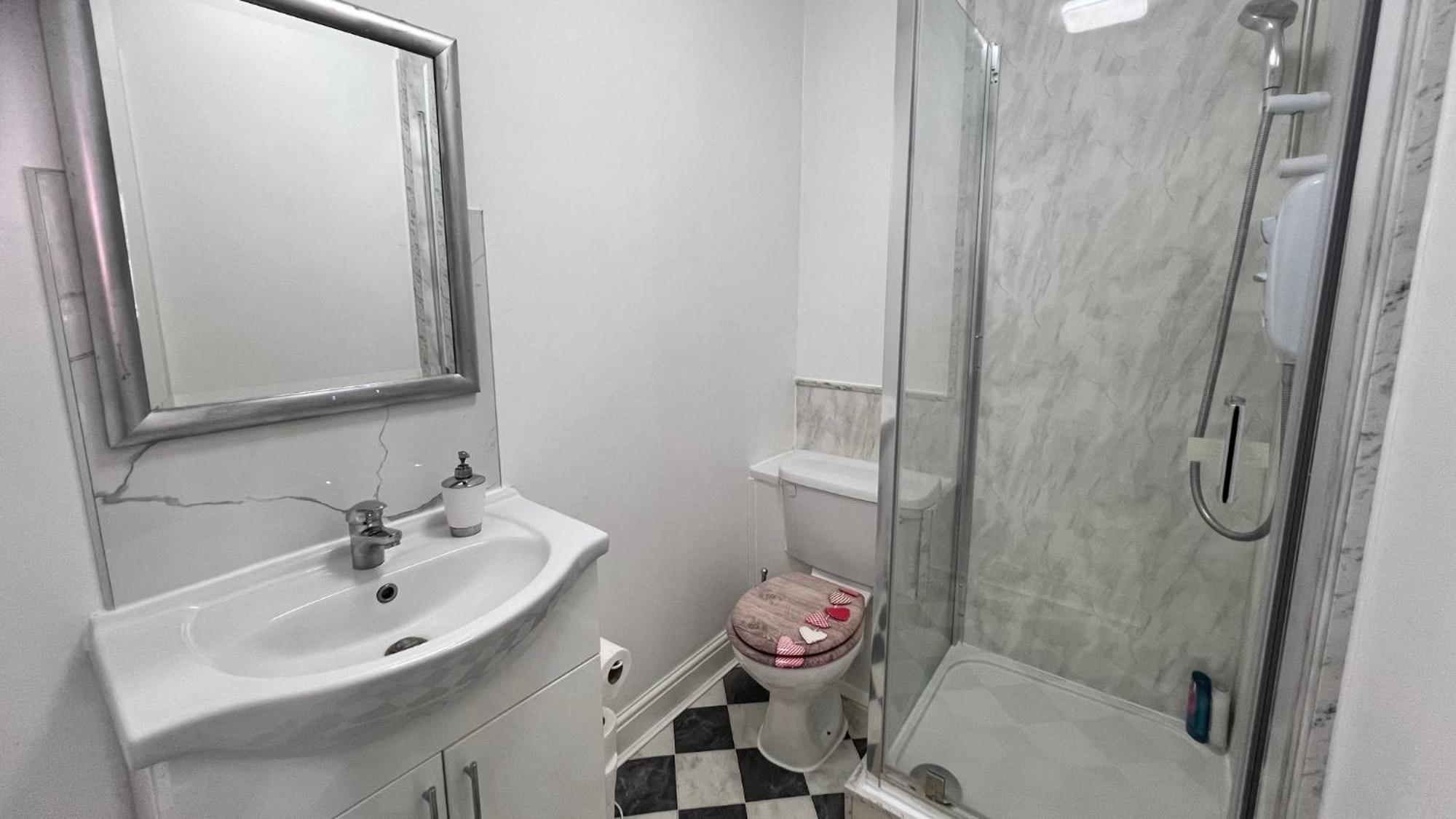 Lovely Studio Apartments On Finchley Road London Exteriör bild