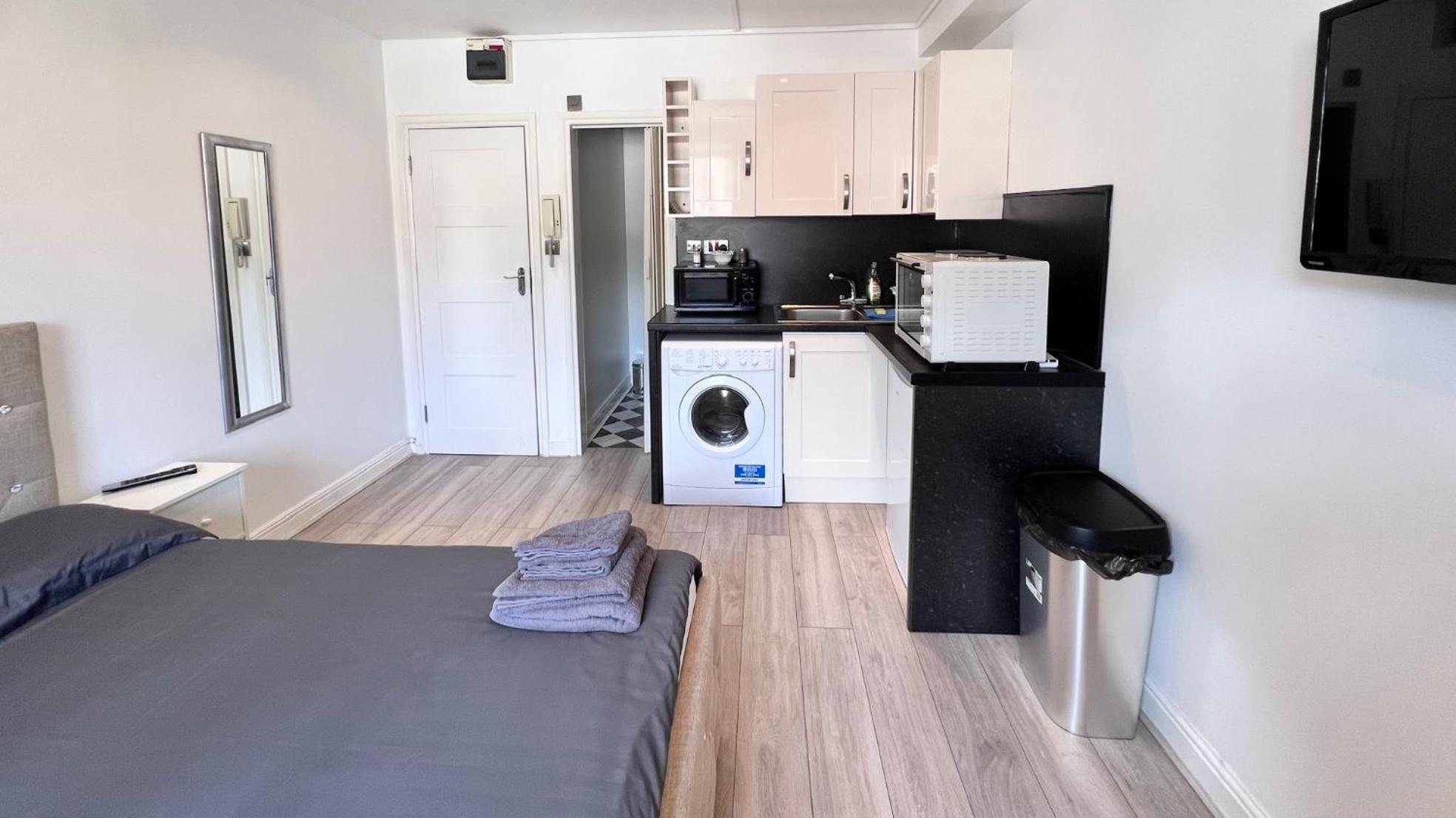Lovely Studio Apartments On Finchley Road London Exteriör bild